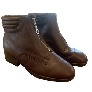 St John’s Bay Women’s Sz 8.5M Brown  Leather Ankle Boot Faux Fur Lined Front Zip